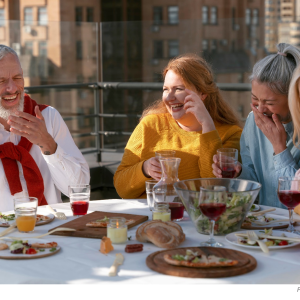 Group-of-People-at-Brunch